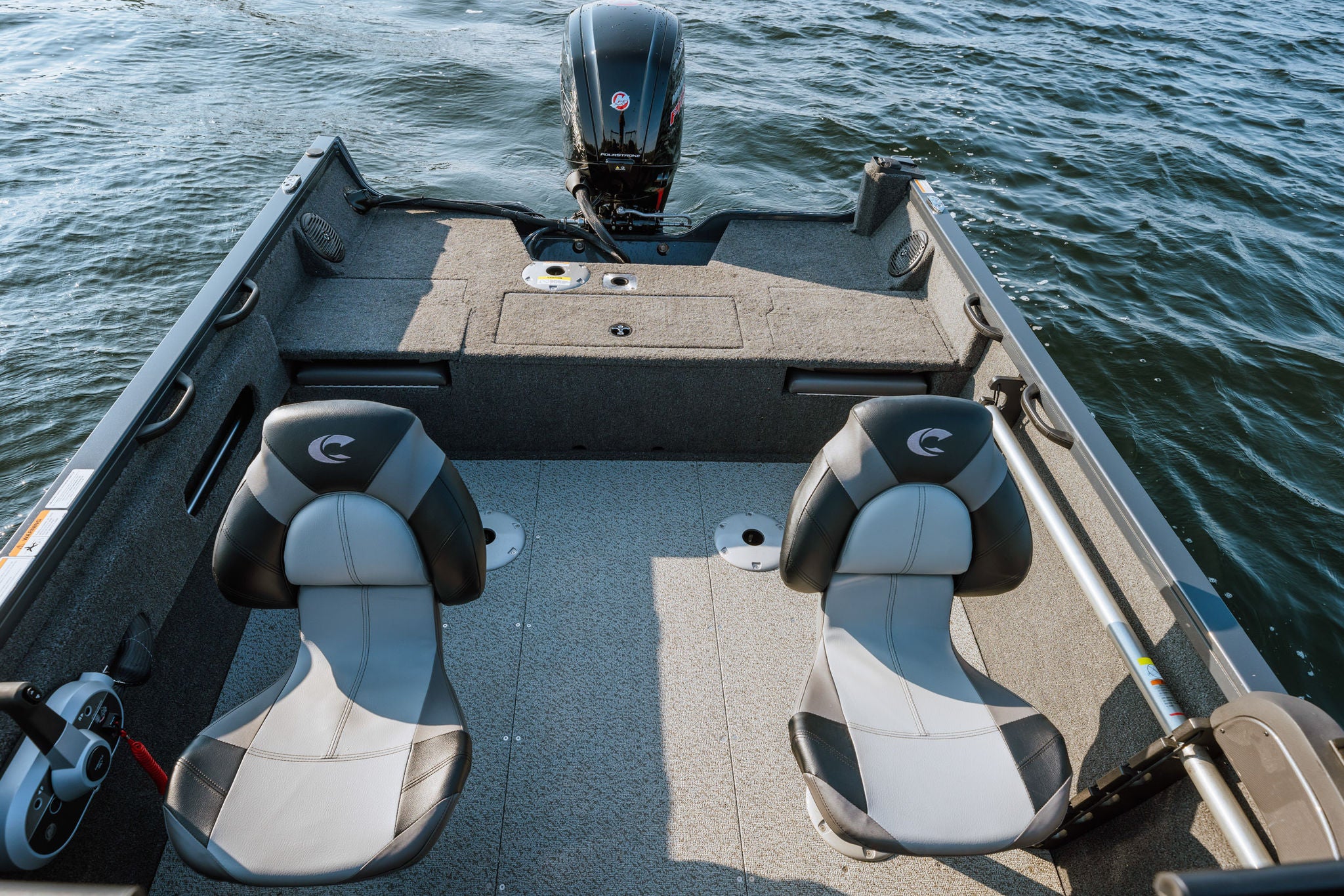 Crestliner 1750 Hawk Image