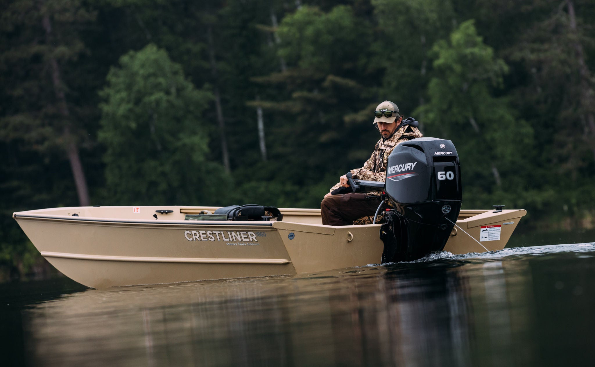 Crestliner 1860 Retriever Jon Deluxe Image
