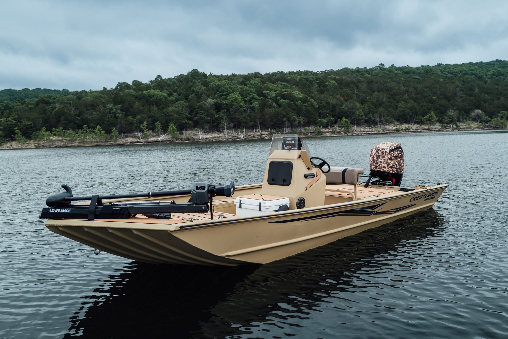 Crestliner RB-X 1870 Lifestyle image