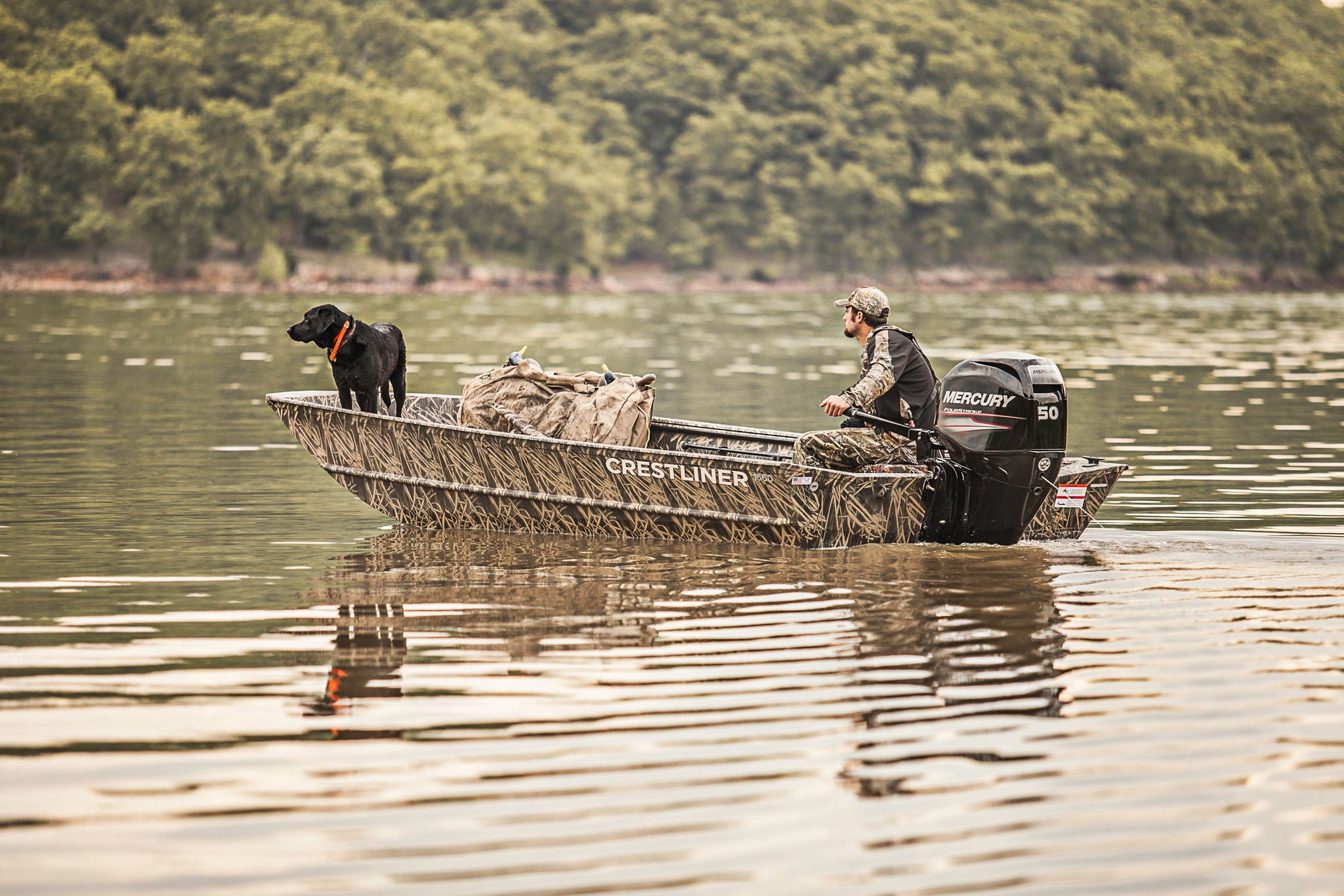 1660 Retriever Jon Lifestyle Image