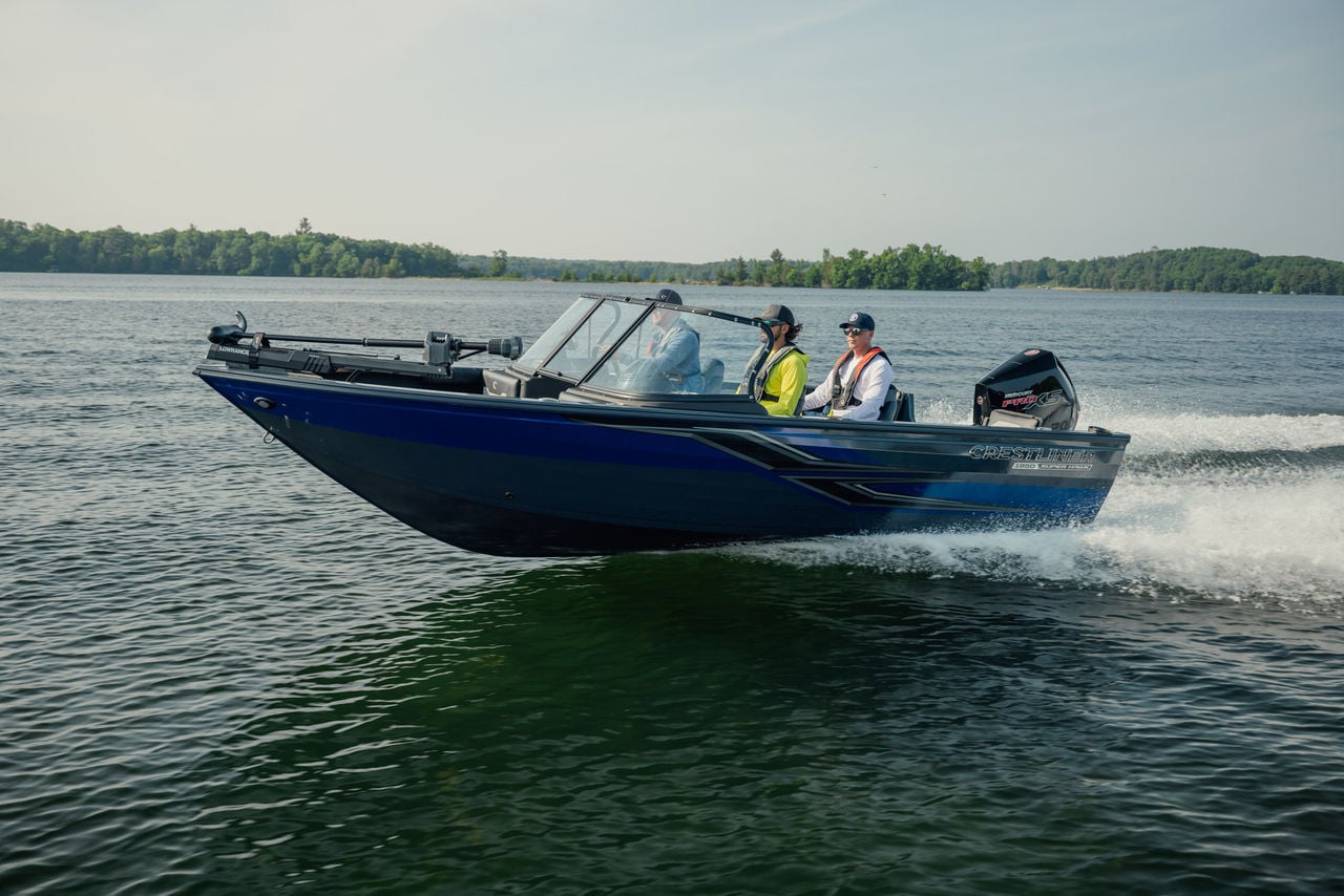 Crestliner 1950 Super Hawk Lifestyle Image