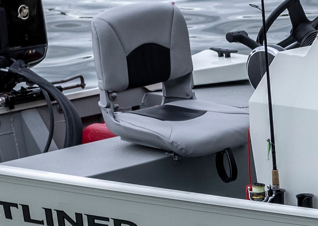 Crestliner 1860 Retriever RCC