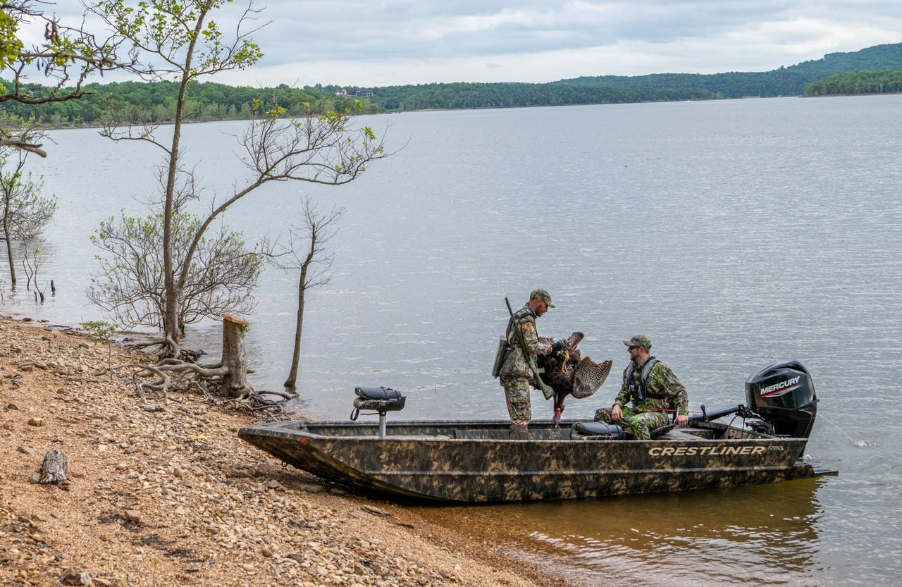 1771 Retriever Jon Deluxe at Table Rock