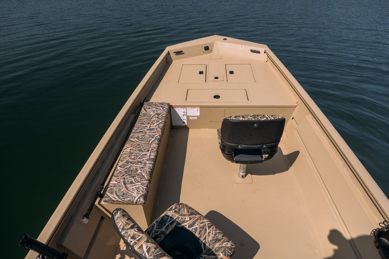Crestliner 1860 Retriever Jon Deluxe Image